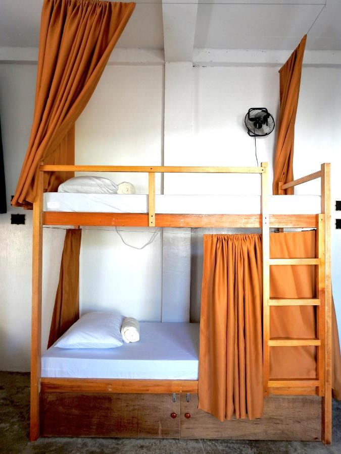 ג'נרל לונה Three Little Birds Surf Hostel מראה חיצוני תמונה