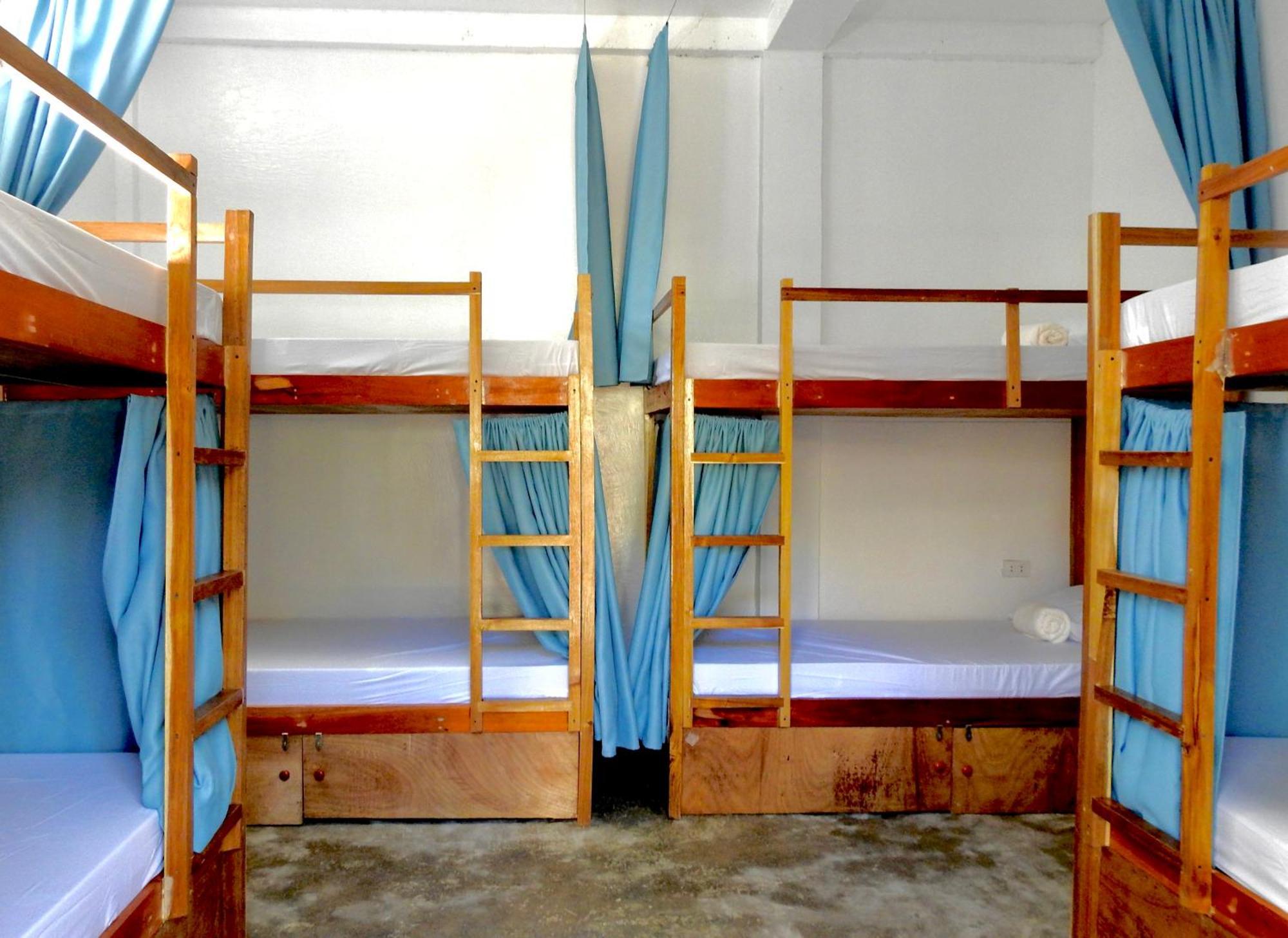 ג'נרל לונה Three Little Birds Surf Hostel חדר תמונה