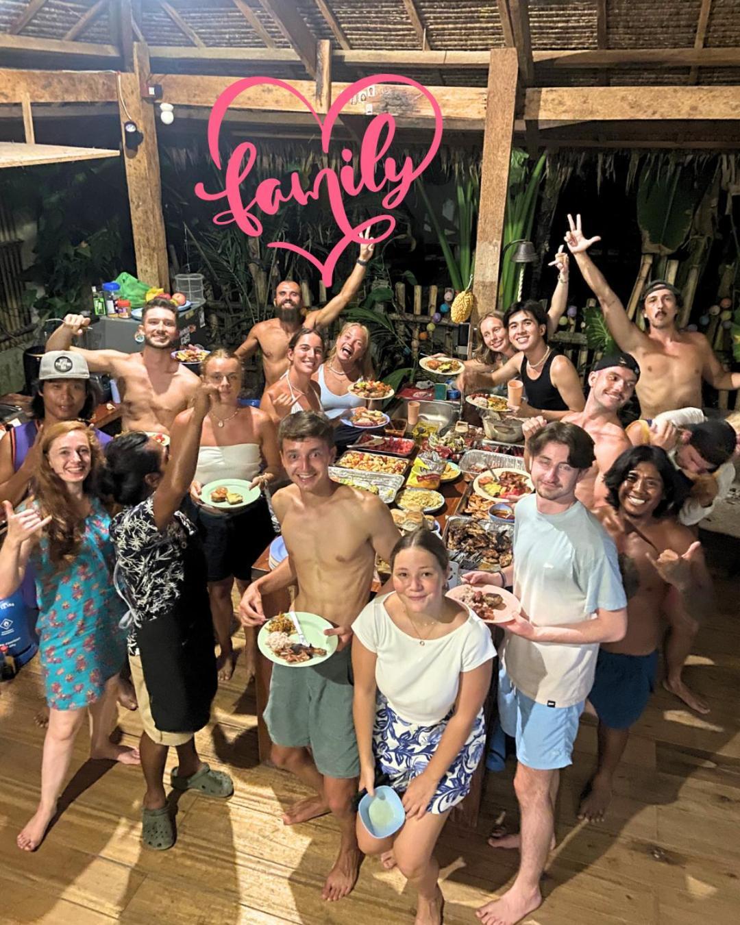ג'נרל לונה Three Little Birds Surf Hostel מראה חיצוני תמונה